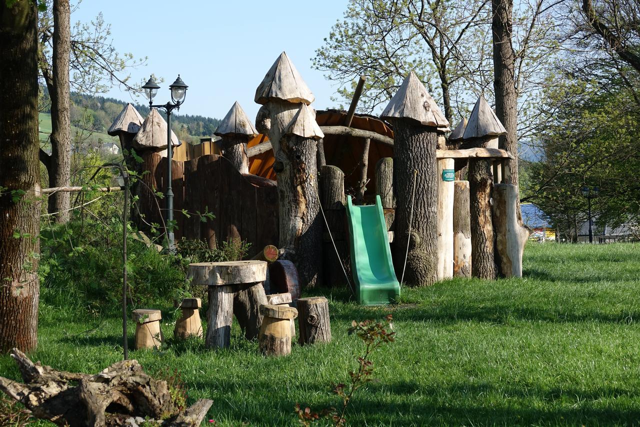 Ferienpark Gosciniec Dworski W Ropie - Goscinne Ropa