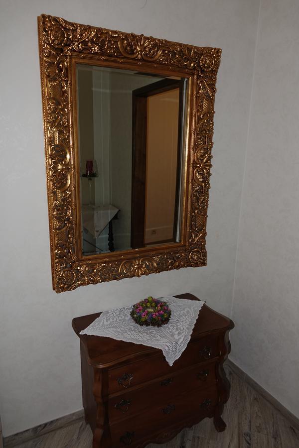 Gosciniec Dworski W Ropie - Goscinne Ferienpark 3*