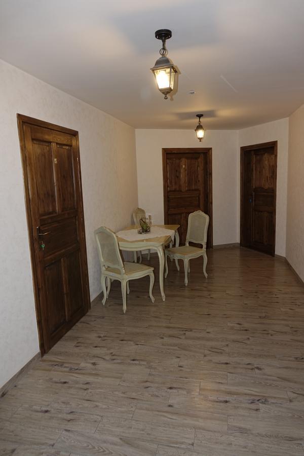 Gosciniec Dworski W Ropie - Goscinne 3*